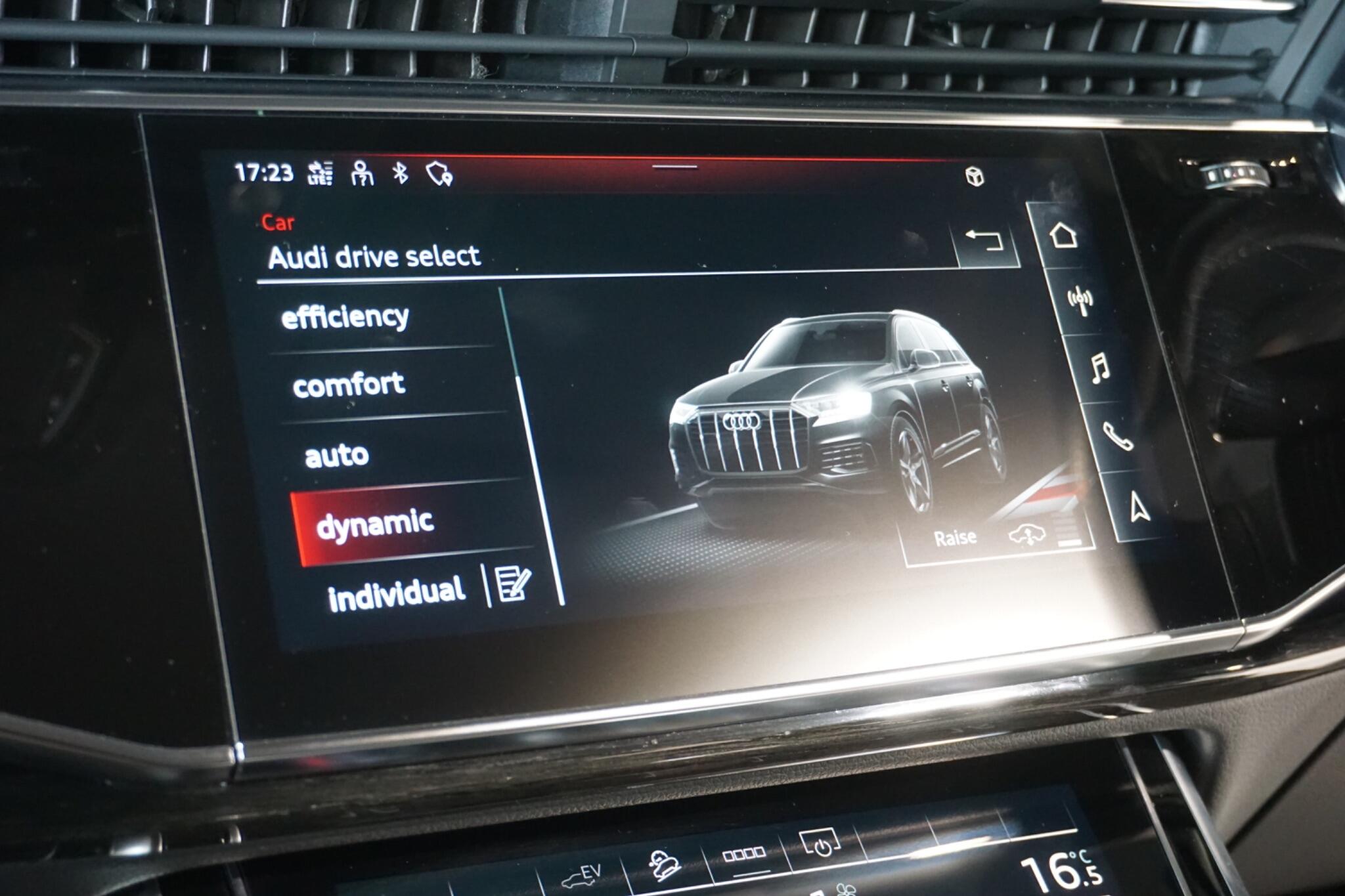 Audi Q7 3.0 TFSIe V6 55 Black Edition SUV 5dr Petrol Plug-in Hybrid Tiptronic quattro Euro 6 (s/s) 17.9kWh (381 ps)